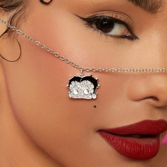 Betty Boop Rhinestone Pendant Necklace - Picture 4 of 7